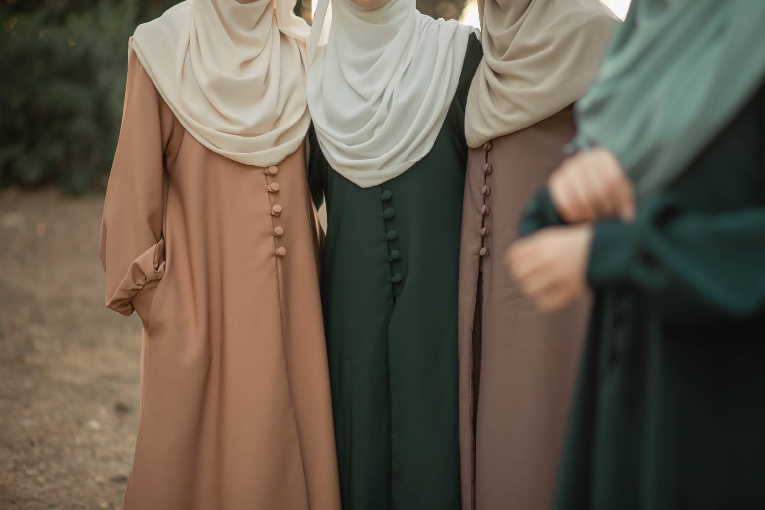 كاب مع أزرار + تنورة
